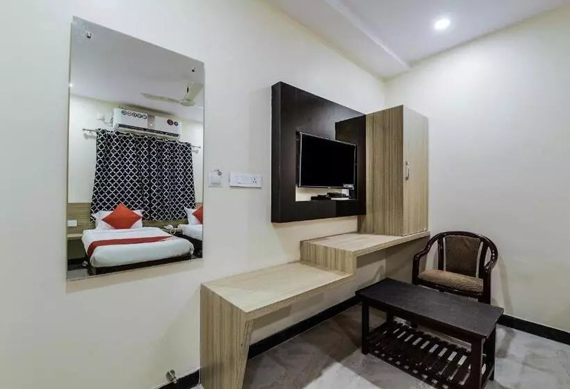 هتل The Elite Inn