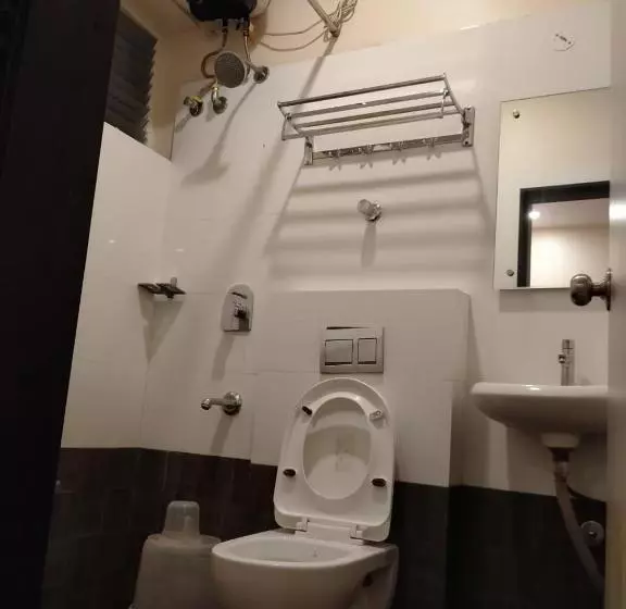 هتل The Elite Inn