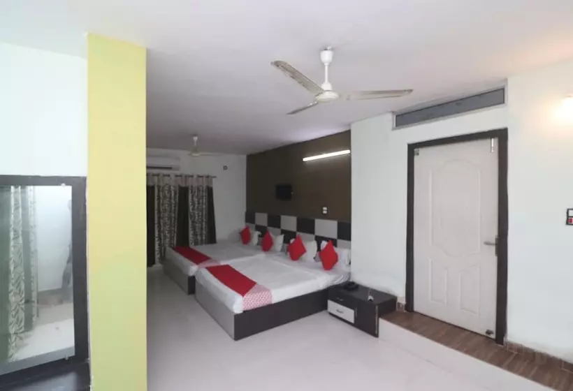 Oyo 4817 Hotel Hill Heights