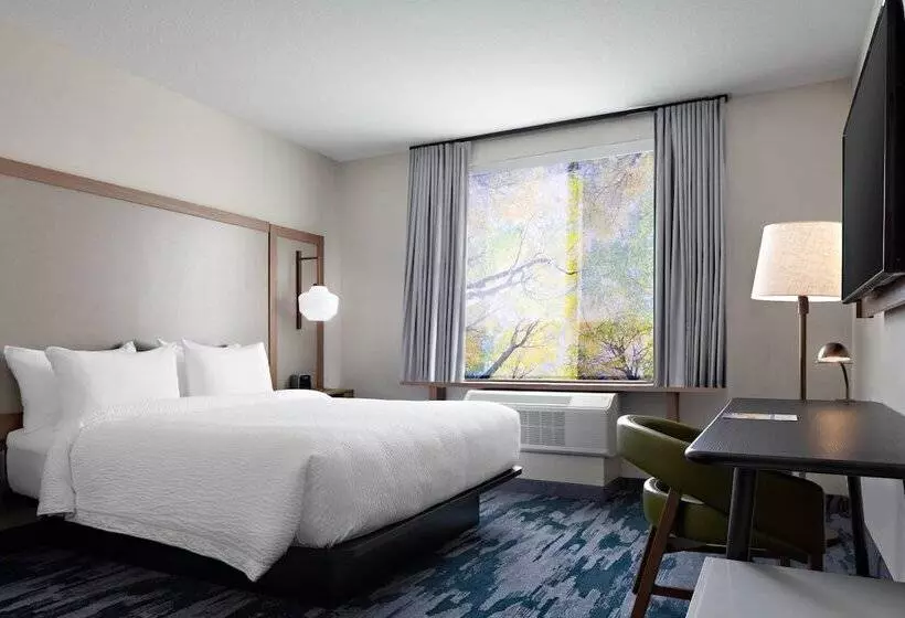 هتل Fairfield Inn & Suites By Marriott Fayetteville