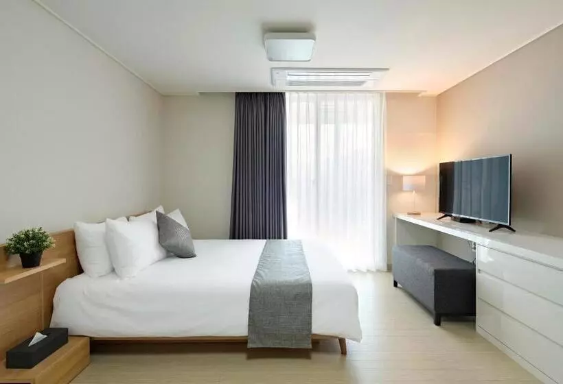 Hotelli Geoje Leein Stay