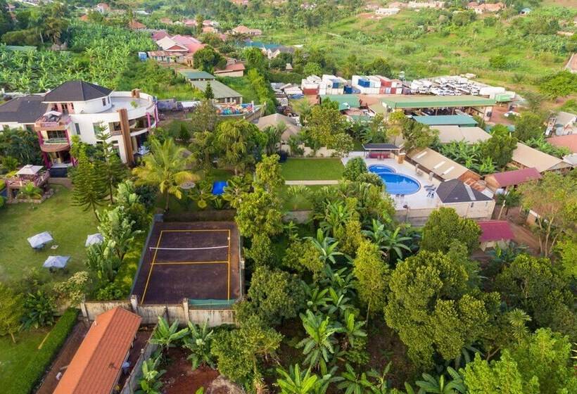 Shine Country Resort Hotel   Hostel