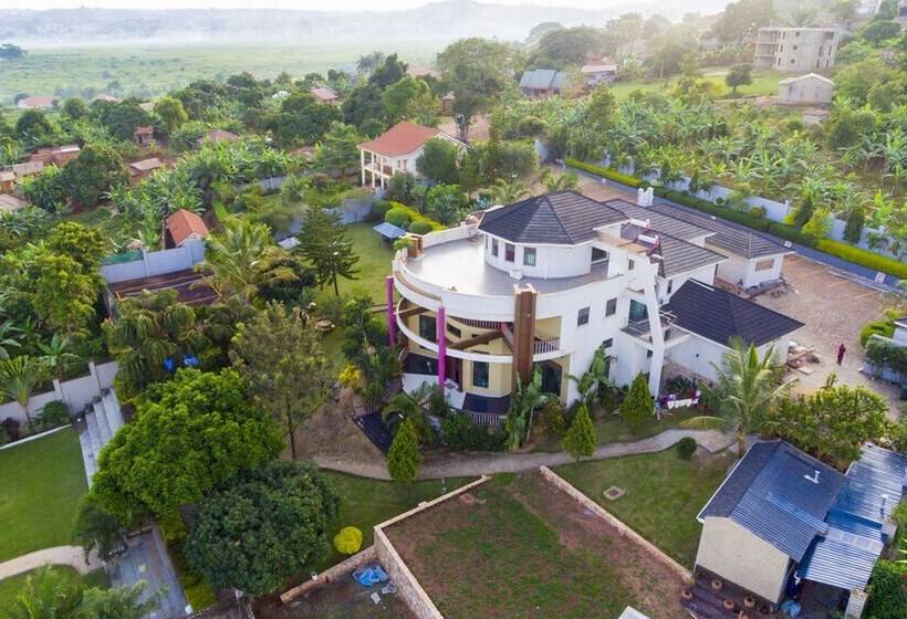 Shine Country Resort Hotel   Hostel