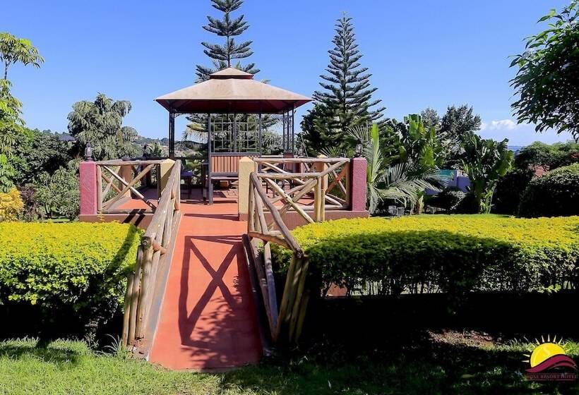 Shine Country Resort Hotel   Hostel