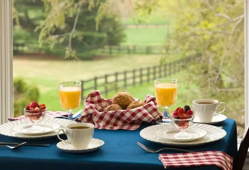 تختخواب و صبحانه The Inn At Whitewing Farm