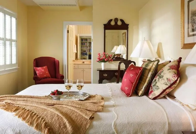 تختخواب و صبحانه The Inn At Whitewing Farm