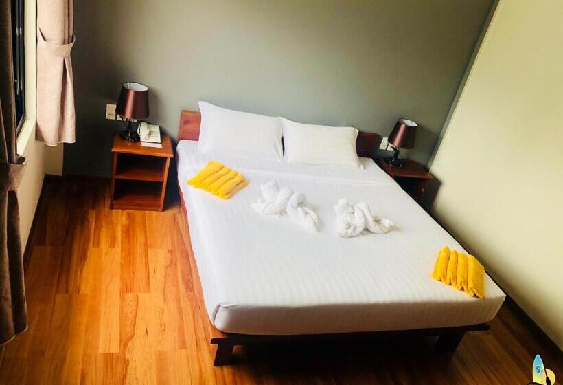 هتل Sea Breeze Lodge Ngapali