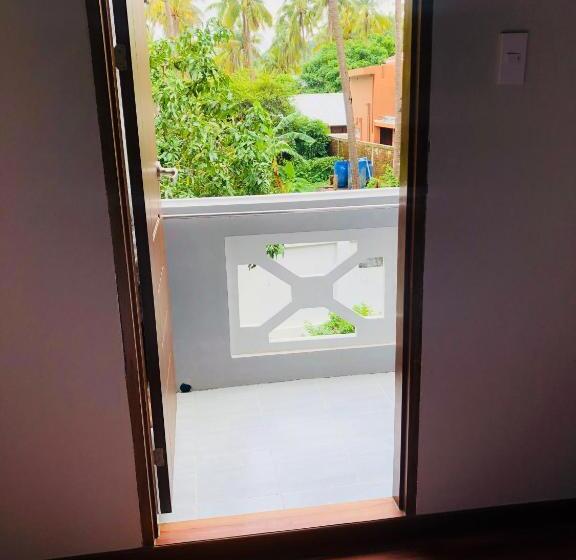 هتل Sea Breeze Lodge Ngapali