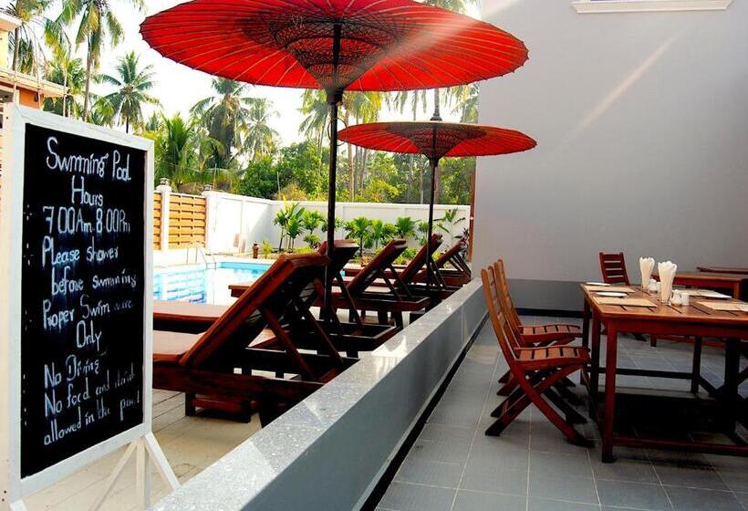 هتل Sea Breeze Lodge Ngapali