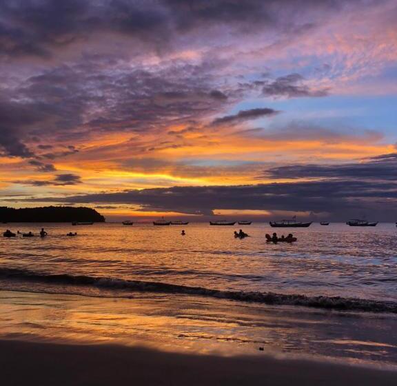 هتل Sea Breeze Lodge Ngapali