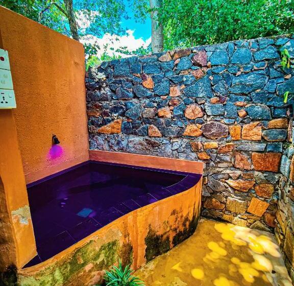 Пансион Hasthi Safari Cottage