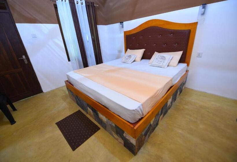 Пансион Hasthi Safari Cottage