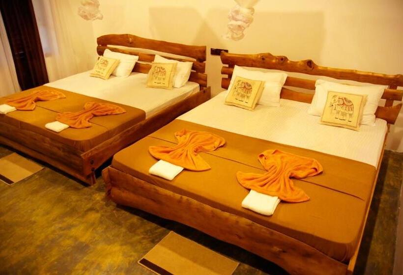 Пансион Hasthi Safari Cottage