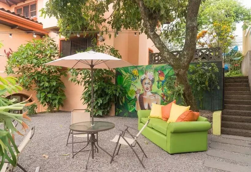 Retkeilymaja Luna Inn B&b