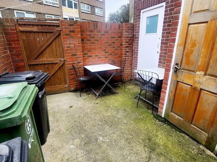 مبيت وإفطار Old Victory House Homestay