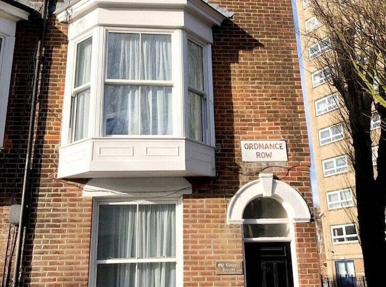 مبيت وإفطار Old Victory House Homestay