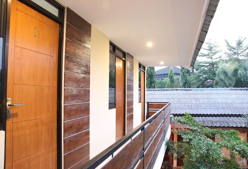 هتل Bamboe Inn Homestay