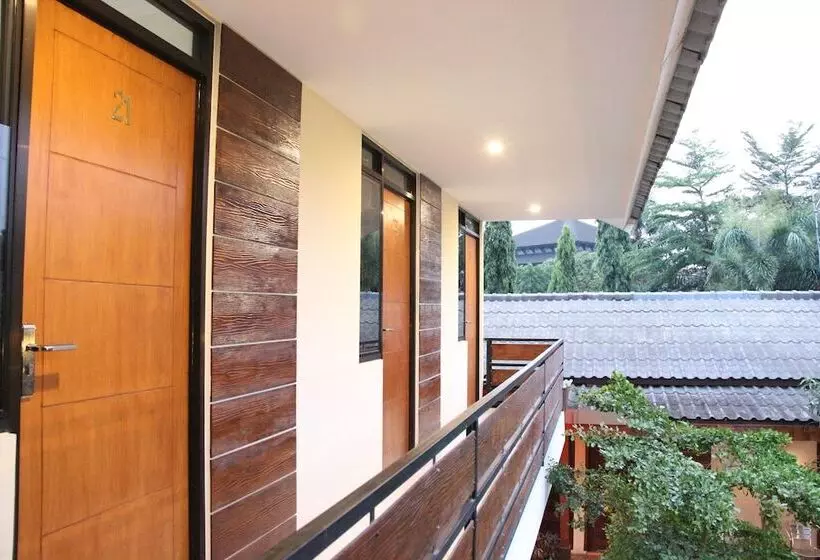 Hotelli Bamboe Inn Homestay