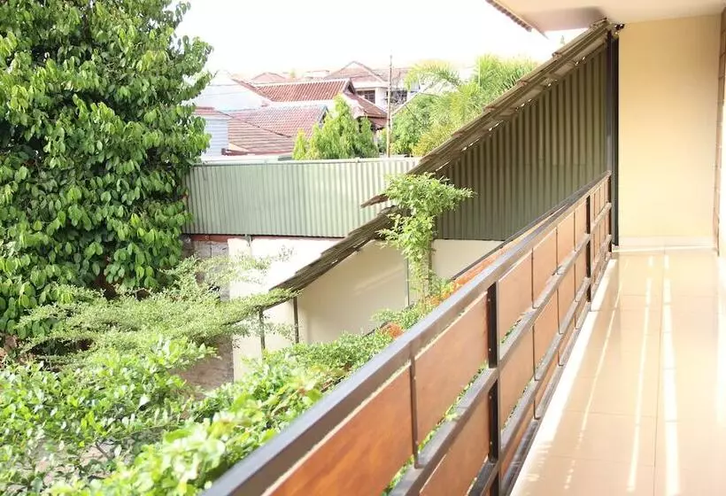 Hotelli Bamboe Inn Homestay