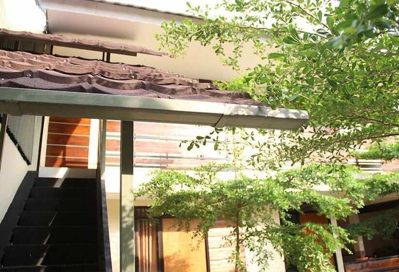 هتل Bamboe Inn Homestay