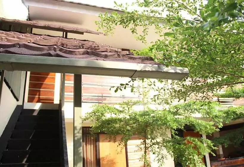 Hotelli Bamboe Inn Homestay