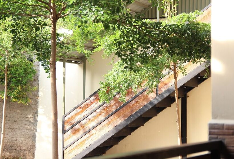 هتل Bamboe Inn Homestay