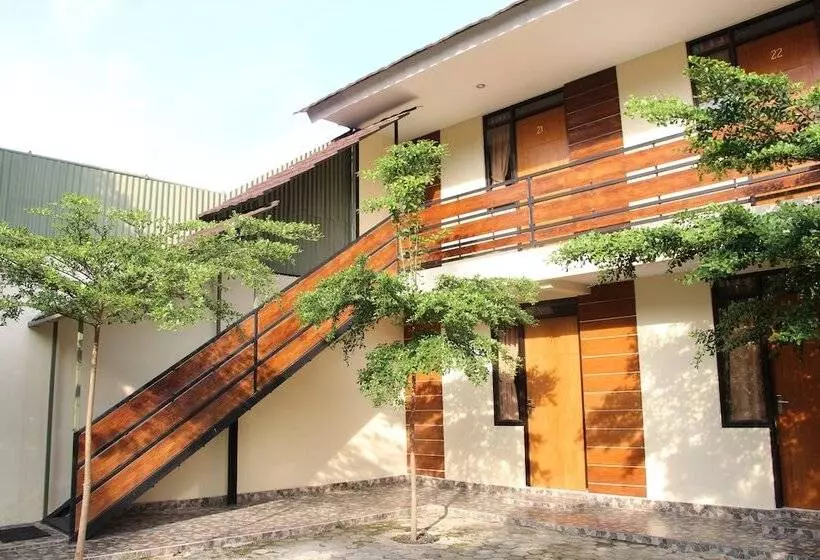 Hotelli Bamboe Inn Homestay