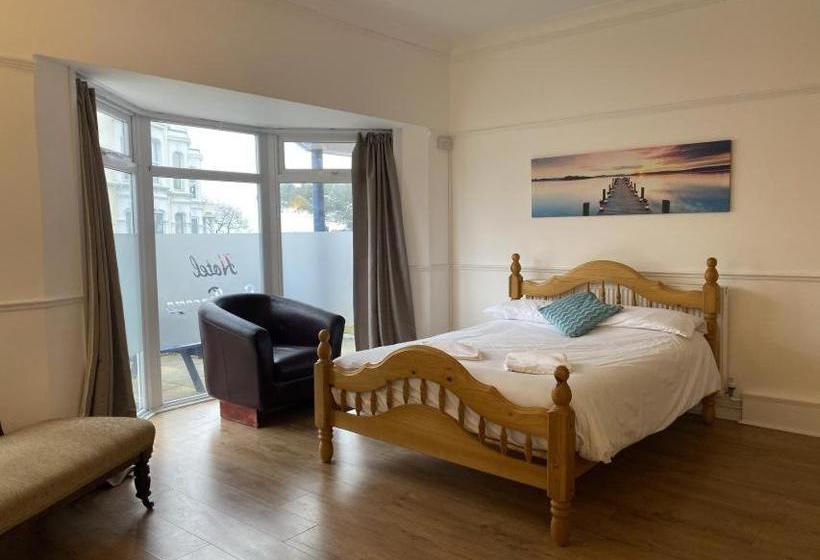 בית מלון כפרי Sea Breeze