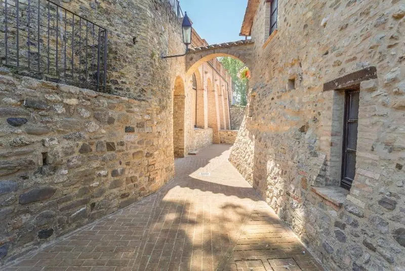 田舎風ホテル Gh Borgo Pulciano Agriturismo