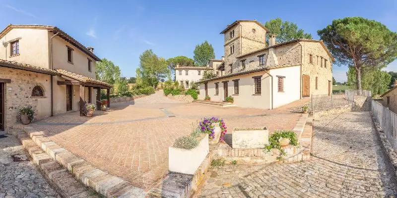田舎風ホテル Gh Borgo Pulciano Agriturismo