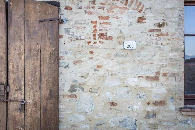 田舎風ホテル Gh Borgo Pulciano Agriturismo