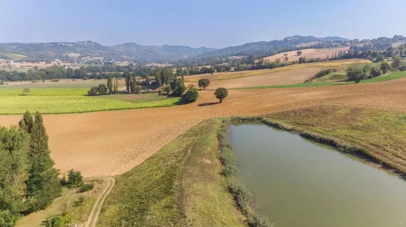 田舎風ホテル Gh Borgo Pulciano Agriturismo