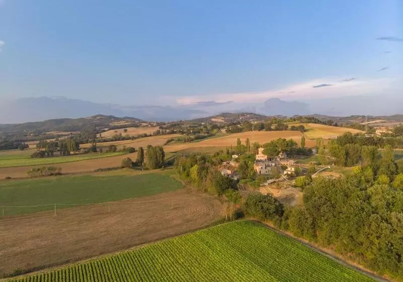 田舎風ホテル Gh Borgo Pulciano Agriturismo