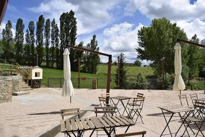 田舎風ホテル Gh Borgo Pulciano Agriturismo