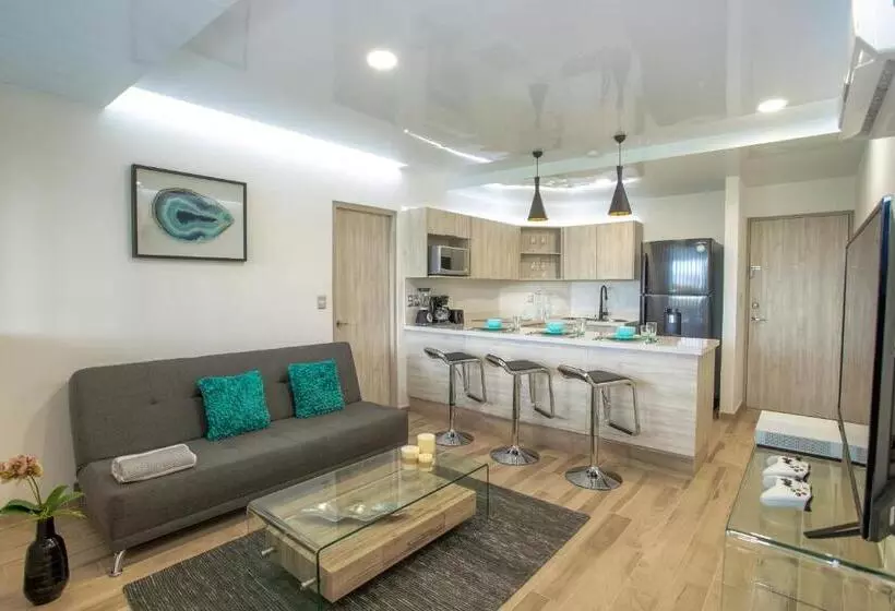 Macondo 5th Av