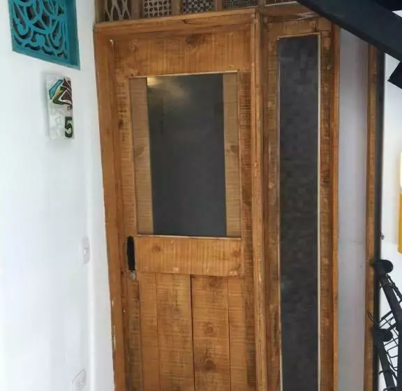 ユースホステル Adn Algo De Nosotros   Malaika