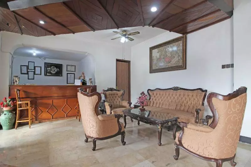 ホテル Reddoorz Plus @ Taman Siswa 3