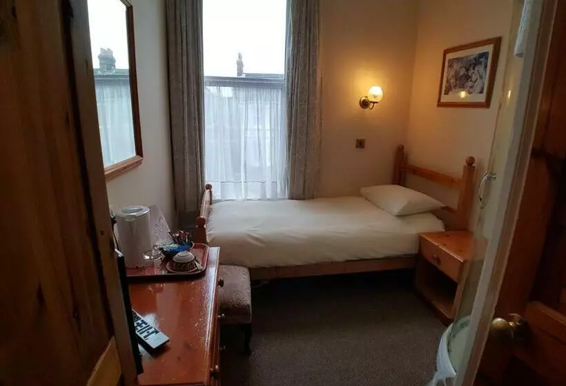 ペンション Everley Guest House