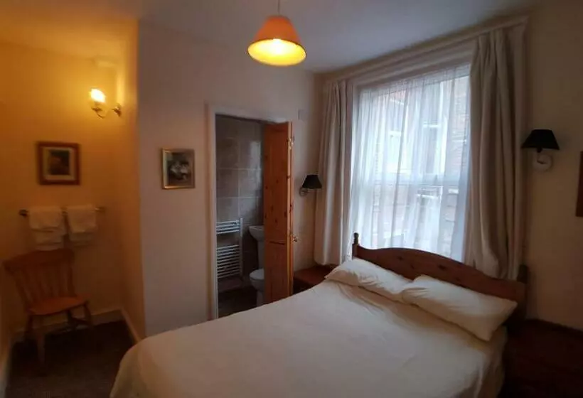 ペンション Everley Guest House
