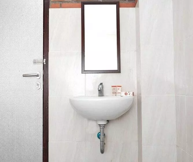 ホテル Kebon Krapyak Cottage Syariah Mitra Reddoorz Near Stadion Maguwoharjo