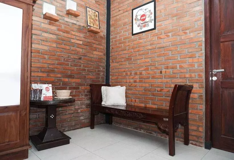 ホテル Kebon Krapyak Cottage Syariah Mitra Reddoorz Near Stadion Maguwoharjo