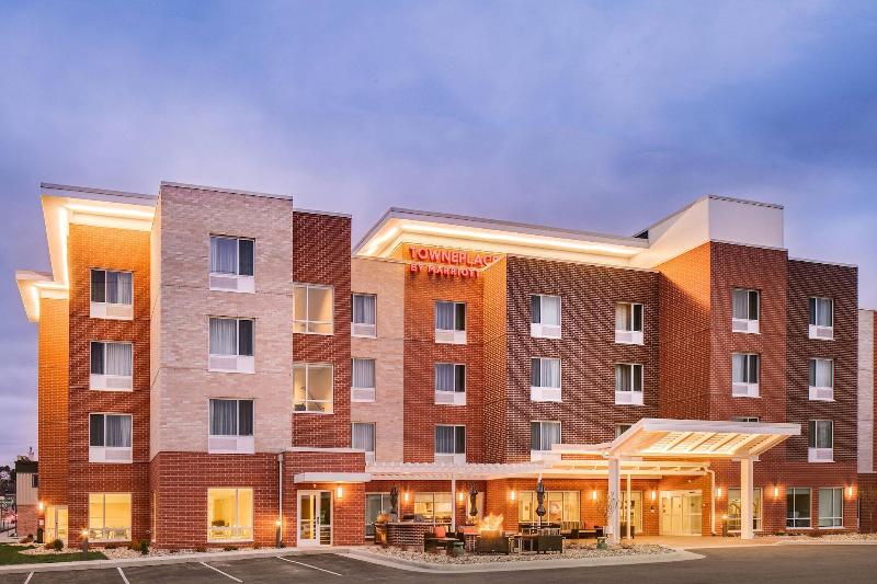 هتل Towneplace Suites By Marriott Dubuque Downtown