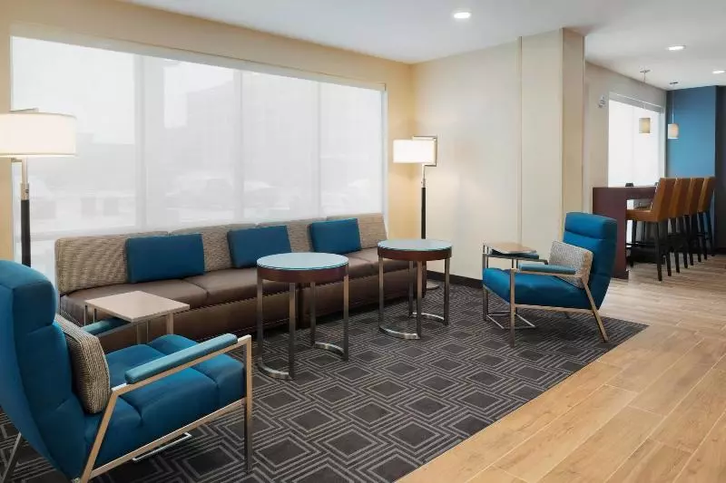 Hotelli Towneplace Suites By Marriott Dubuque Downtown