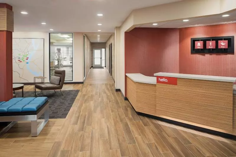Hotelli Towneplace Suites By Marriott Dubuque Downtown