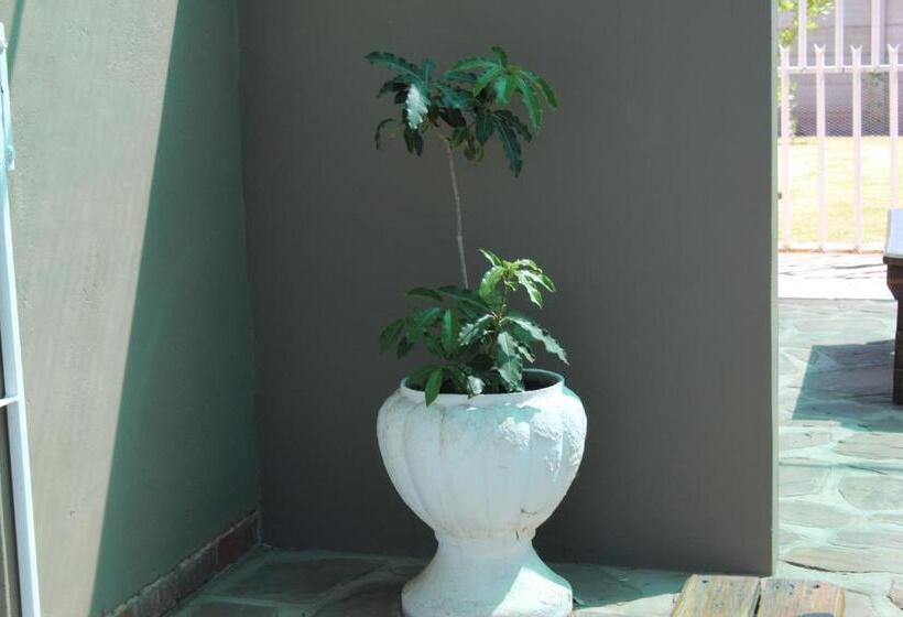 膳宿费 Ons Dorpshuis Beaufort West