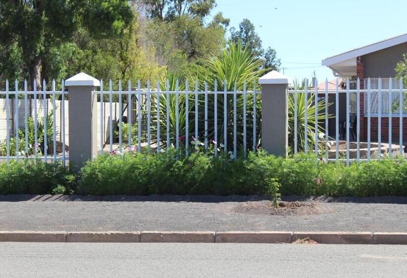 膳宿费 Ons Dorpshuis Beaufort West