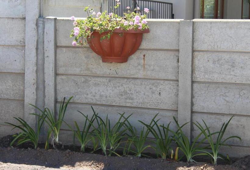 膳宿费 Ons Dorpshuis Beaufort West