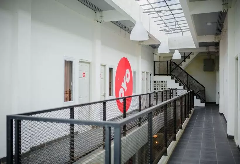 پانسیون Oyo 183 The Pipe House