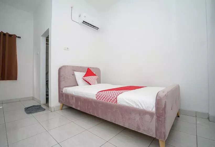 پانسیون Oyo 183 The Pipe House