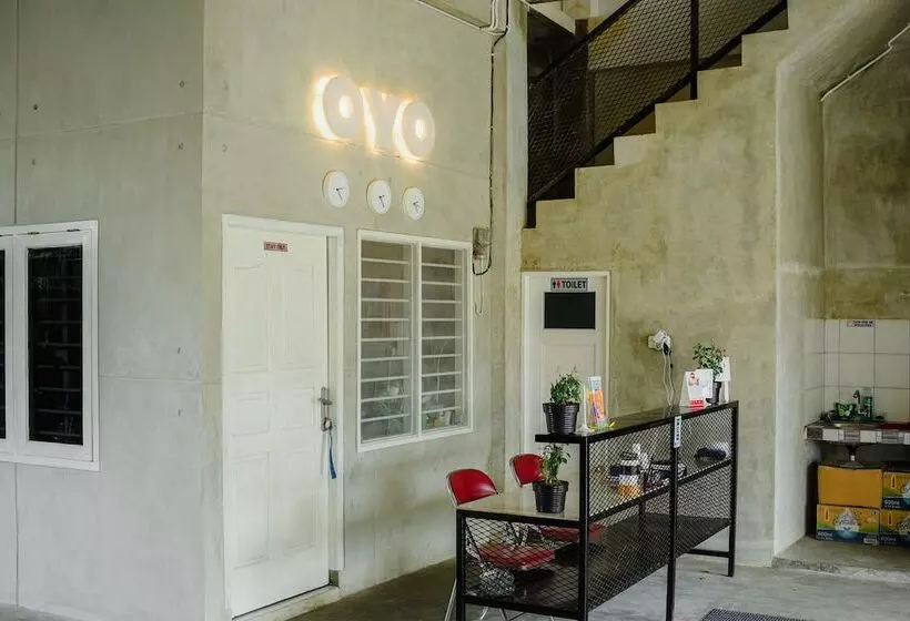 پانسیون Oyo 183 The Pipe House